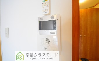 TVモニター付オートロック　※写真は同物件405号室のものです。