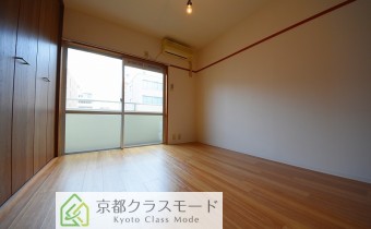 和室6帖 ※実際は和室です。　※写真は同物件405号室のものです。