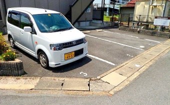 敷地内ガレージ