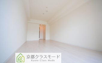 「白」を基調とした余裕の住空間♪広さは10.6帖ございます！