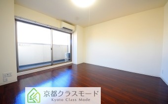 Room 12.8