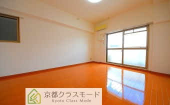 洋室約10帖・別アングル