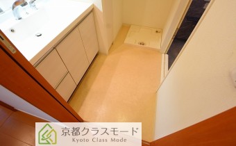 脱衣所　※室内写真は同マンション内の別タイプのものです。参考にご覧ください。