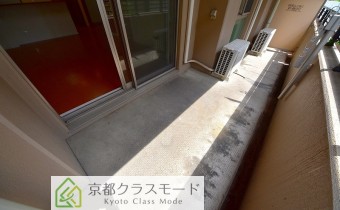 ベランダ　※室内写真は同マンション内の別タイプのものです。参考にご覧ください。