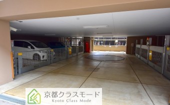 敷地内ガレージ