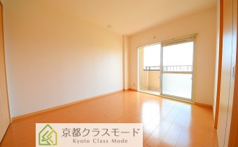 洋室6帖①　廊下から入れるのでお客様用のお部屋にピッタリ♪