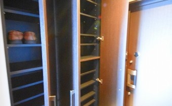 シューズBOX　※同マンション内の別のお部屋のものです。参考としてご覧ください。