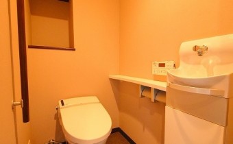 ウォシュレットトイレ　※同マンション内の別のお部屋のものです。参考としてご覧ください。