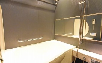 シェル型浴槽　※同マンション内の別のお部屋のものです。参考としてご覧ください。
