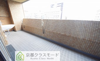 バルコニー　※同マンション内の別のお部屋のものです。参考としてご覧ください。