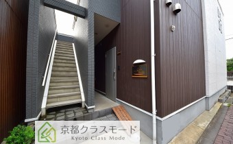 ウッディーな外観がお洒落♪平成20年築の3点セパレート！