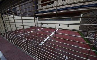 シャッター付きガレージ