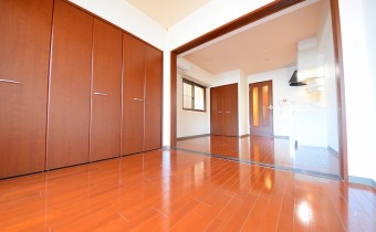 2人入居可の広々空間♪大型クローゼットや広い室内空間は魅力的！