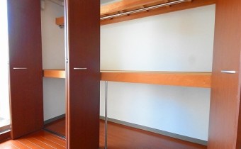 洋室6帖の大型クローゼット