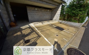 敷地内ガレージ