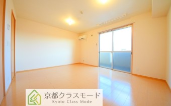 南向きで陽当たりの良い広々洋室10帖♪