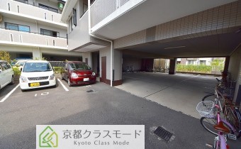 敷地内ガレージ