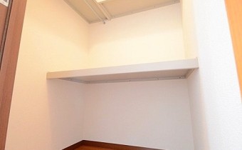 ウォークインクローゼット・別アングル
