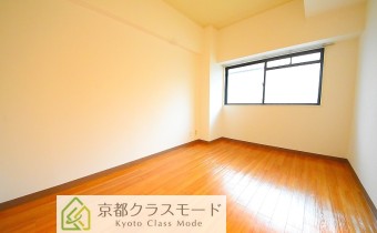 洋 6帖　※室内写真は同マンション内の102号室の物です（別タイプ）