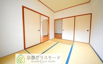 ※室内写真は同マンション内の102号室の物です（別タイプ）