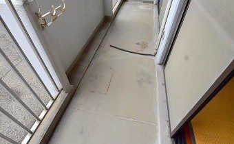 バルコニー　※室内写真は同マンション内の102号室の物です（別タイプ）