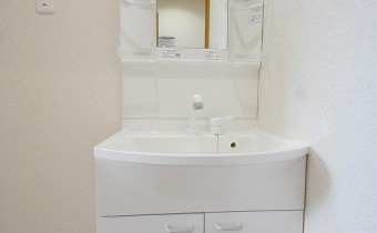 ※室内写真は同マンション内の別タイプのお部屋になります。