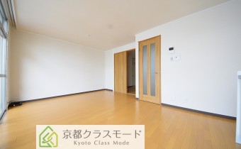 ※室内写真は同マンション内の別タイプのお部屋になります。