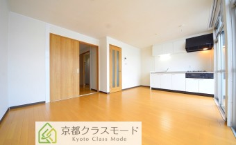 室内リノベーションされて綺麗に生まれ変わったお部屋です☆　※室内写真は同マンション内の別タイプのお部屋になります。