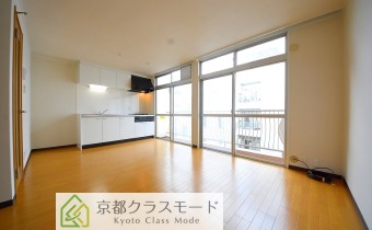 ※室内写真は同マンション内の別タイプのお部屋になります。
