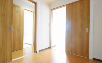 ※室内写真は同マンション内の別タイプのお部屋になります。