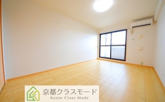 洋 9.1帖　荷物が多くても安心！広々とした居室♪