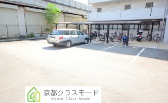 敷地内ガレージ