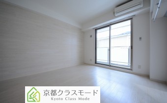 洋室10帖　女性に人気のホワイトカラーなお部屋！