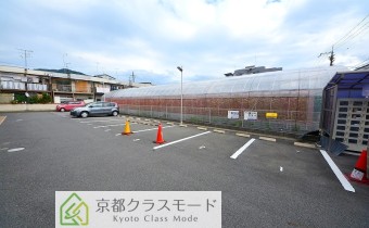 敷地内ガレージ
