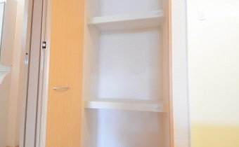 キッチン横収納