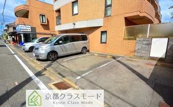 敷地内ガレージ