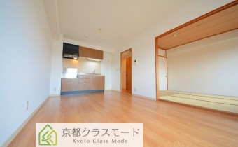 リビングは10.6帖♪分譲マンションならではの安心感！
