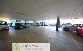 敷地内ガレージ