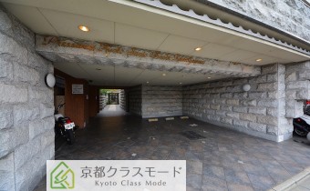 敷地内ガレージ