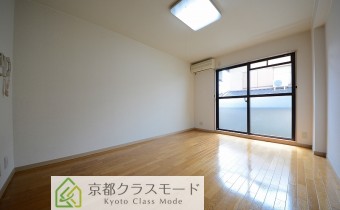 南向きの明るい室内・洋室7.5帖♪