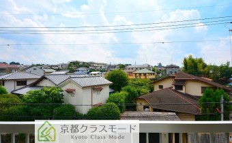 眺望・南向き　※中央右辺りに桃山城が観えます♪
