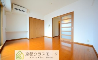 南向きの陽当たりの良い室内・広々8.8帖♪