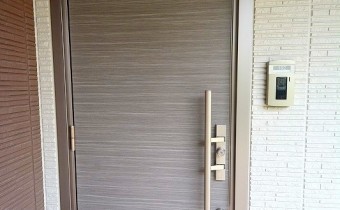 玄関ドア