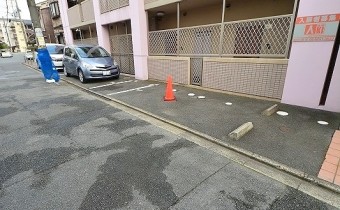 敷地内ガレージ