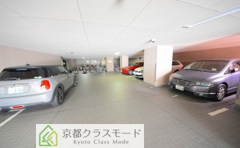 敷地内ガレージ
