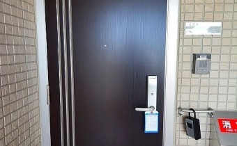 玄関ドア