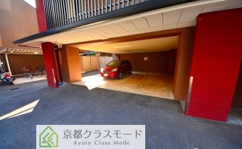 敷地内ガレージ