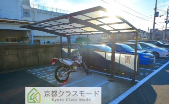 バイク駐輪場