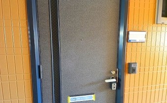 玄関ドア