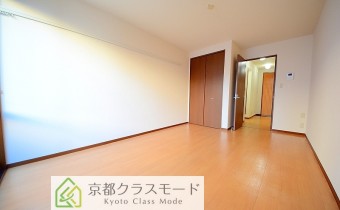 シングルタイプの中では比較的に広いお部屋！